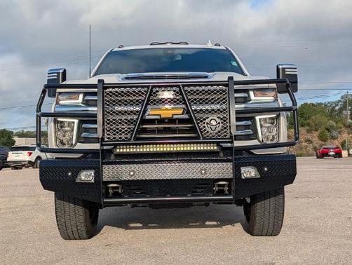 Iridescent Pearl Tricoat 2022 Chevrolet Silverado 2500 HIGH COUNTRY