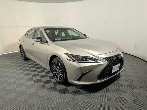 Iridium 2023 Lexus ES 300h BASE