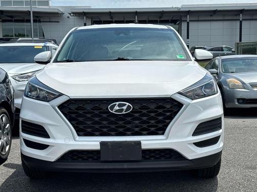 Cream White 2020 Hyundai TUCSON SE