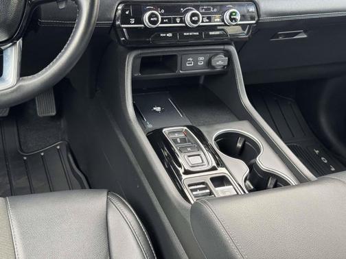 Crystal Black Pearl 2024 Honda Pilot Touring