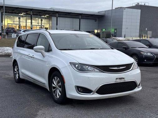 2018 Chrysler Pacifica Touring-L