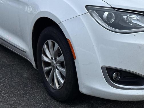 2018 Chrysler Pacifica Touring-L