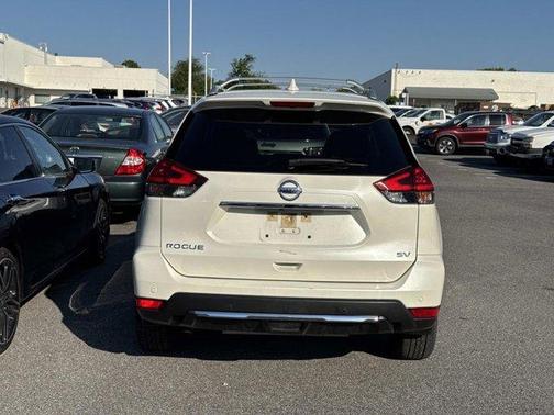 White 2020 Nissan Rogue SV