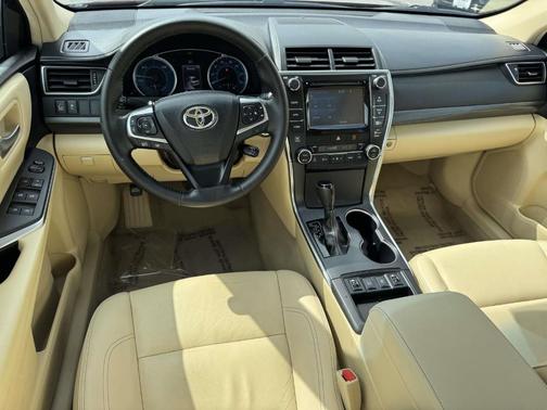 2015 Toyota Camry Hybrid