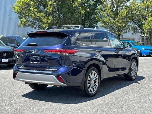 Blue 2020 Toyota Highlander Platinum