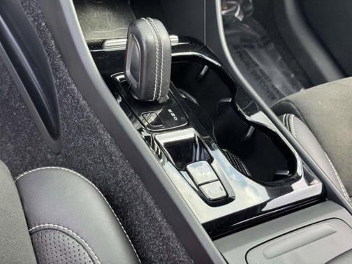 2020 Volvo XC40 T5 R-Design
