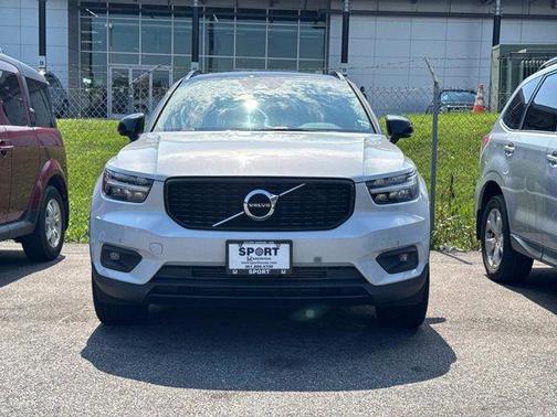 2020 Volvo XC40 T5 R-Design