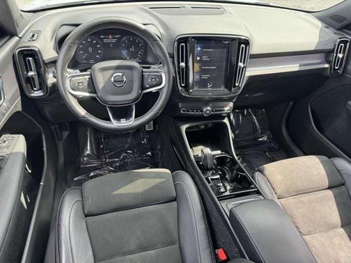 2020 Volvo XC40 T5 R-Design