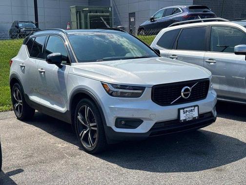 2020 Volvo XC40 T5 R-Design