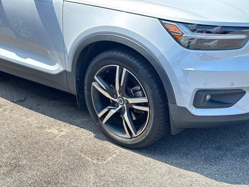 2020 Volvo XC40 T5 R-Design