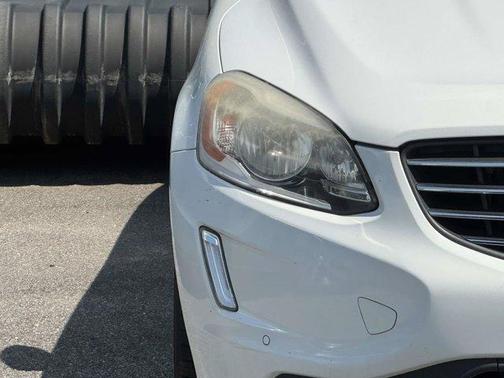 Ice White 2015 Volvo XC60 T6
