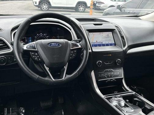 Black 2020 Ford Edge SEL