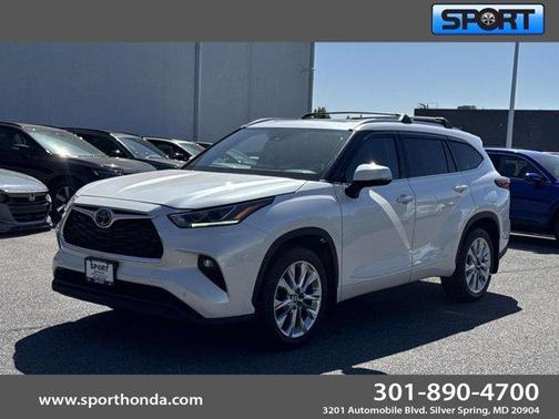White 2023 Toyota Highlander