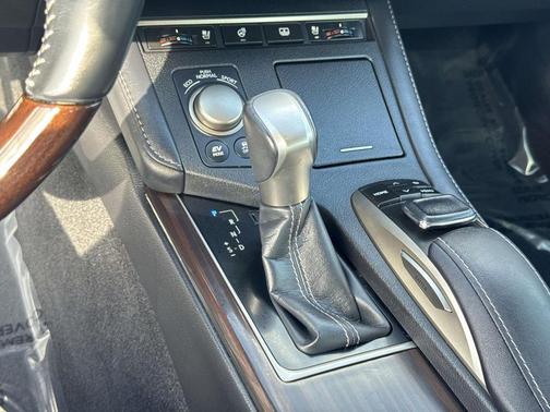 2017 Lexus ES 300h Base