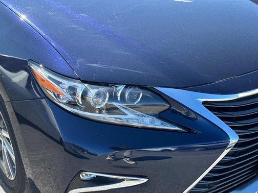 2017 Lexus ES 300h Base