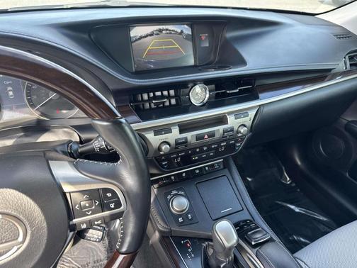 2017 Lexus ES 300h Base