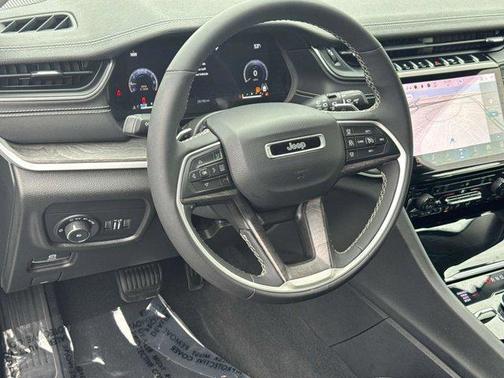 Silver Zynith 2023 Jeep Grand Cherokee Limited