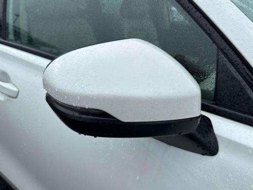 Platinum White Pearl 2023 Honda HR-V EX-L