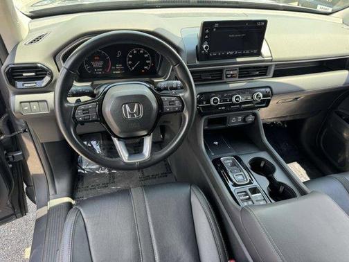 2023 Honda Pilot EX-L 8-Passenger
