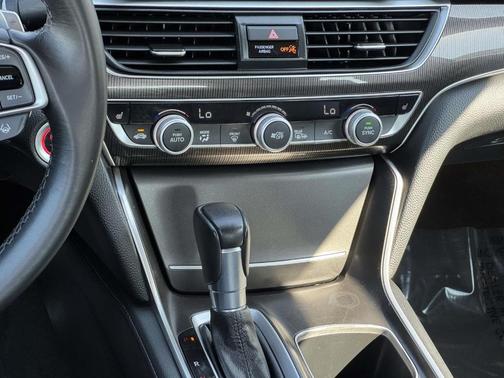 White 2022 Honda Accord Sport SE