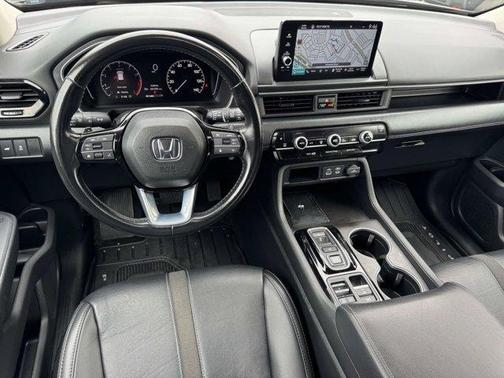 Black 2025 Honda Pilot Touring
