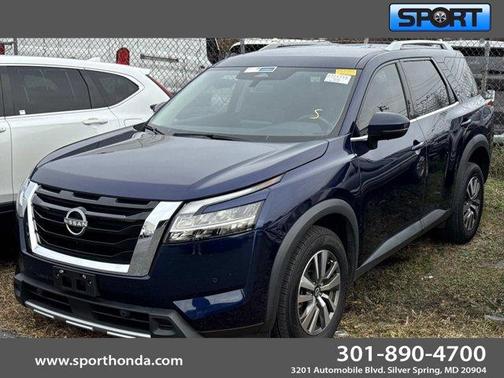 2023 Nissan Pathfinder SL