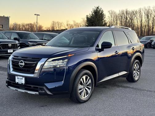 2023 Nissan Pathfinder SL