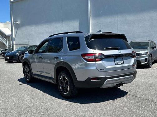 Gray 2025 Honda Pilot TrailSport