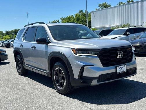Gray 2025 Honda Pilot TrailSport