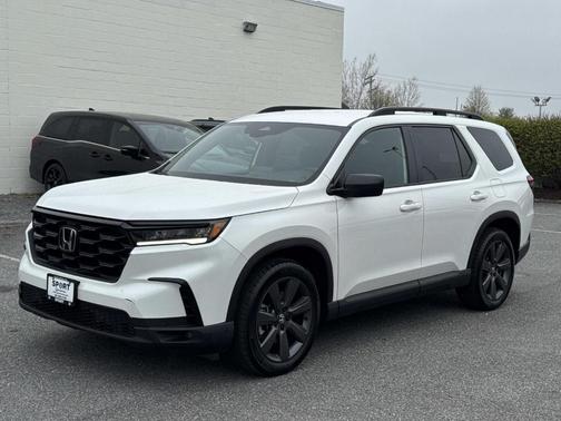 White 2025 Honda Pilot Sport