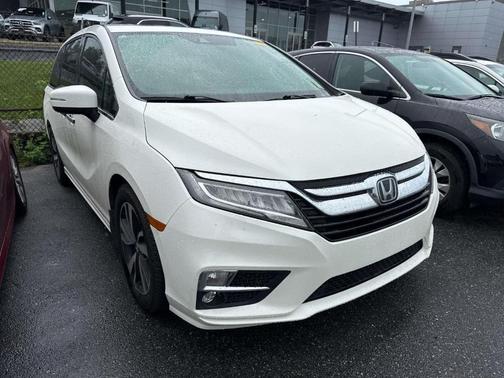 White Diamond Pearl 2019 Honda Odyssey Elite