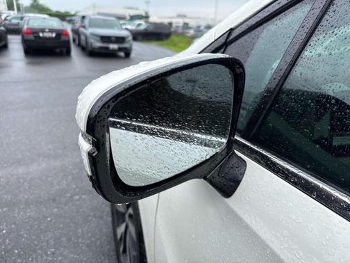 White Diamond Pearl 2019 Honda Odyssey Elite
