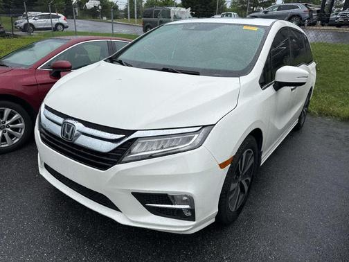 White Diamond Pearl 2019 Honda Odyssey Elite