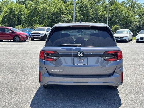Modern Steel Metallic 2026 Honda Odyssey Elite