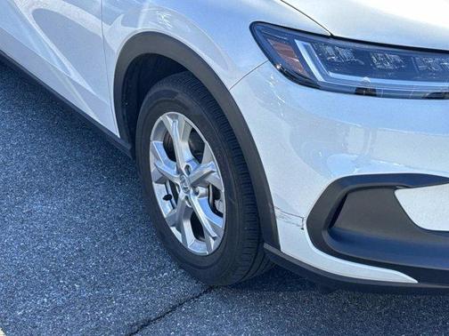 White 2025 Honda HR-V LX