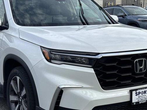 White 2025 Honda Pilot Elite