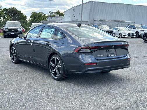 Meteorite Gray Metallic 2026 Honda Accord SE