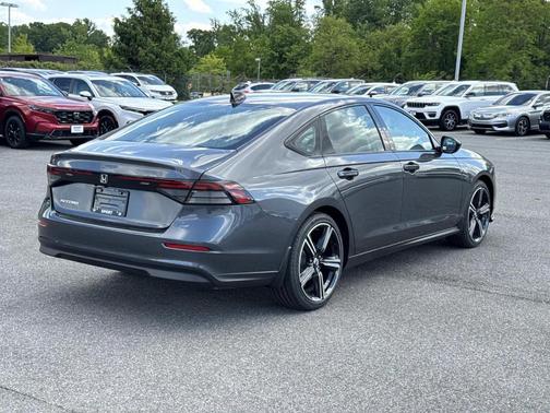 Meteorite Gray Metallic 2026 Honda Accord SE