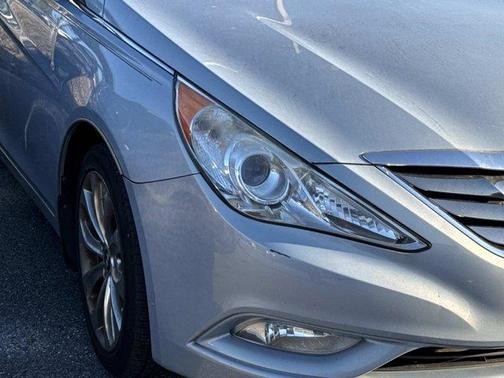 2013 Hyundai SONATA SE