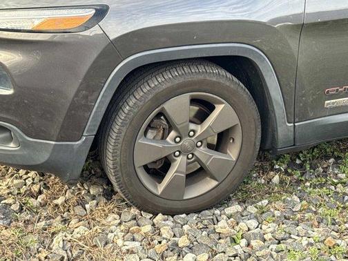 Granite Crystal Clearcoat Metallic 2016 Jeep Cherokee Latitude