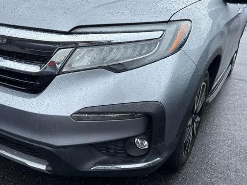 Lunar Silver Metallic 2021 Honda Pilot Touring 8-Passenger