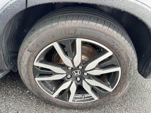 Lunar Silver Metallic 2021 Honda Pilot Touring 8-Passenger