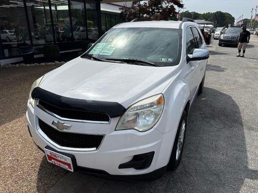 Summit White 2010 Chevrolet Equinox LT