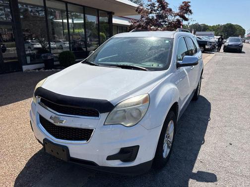 Summit White 2010 Chevrolet Equinox LT