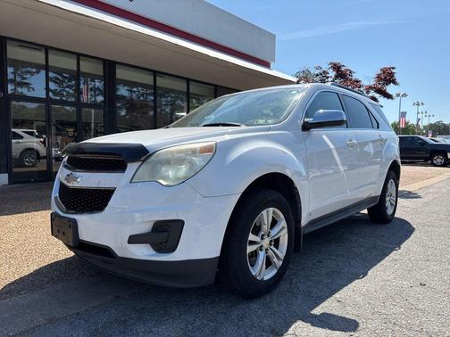 Summit White 2010 Chevrolet Equinox LT