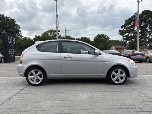 2009 Hyundai Accent SE