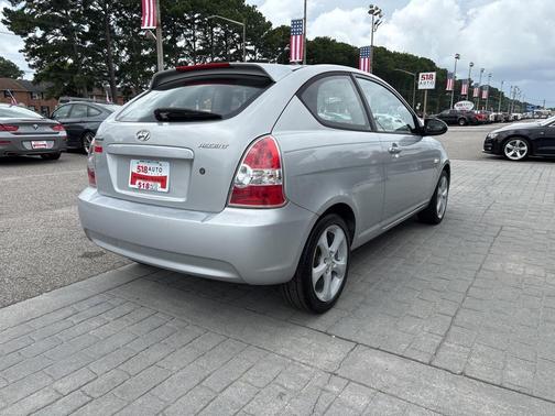 2009 Hyundai Accent SE