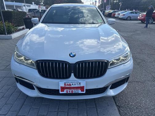2018 BMW 750 I