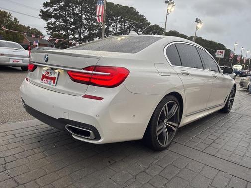 2018 BMW 750 I