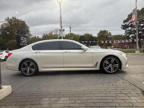 2018 BMW 750 I